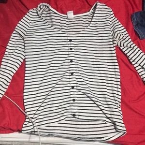 Black n white long sleeve